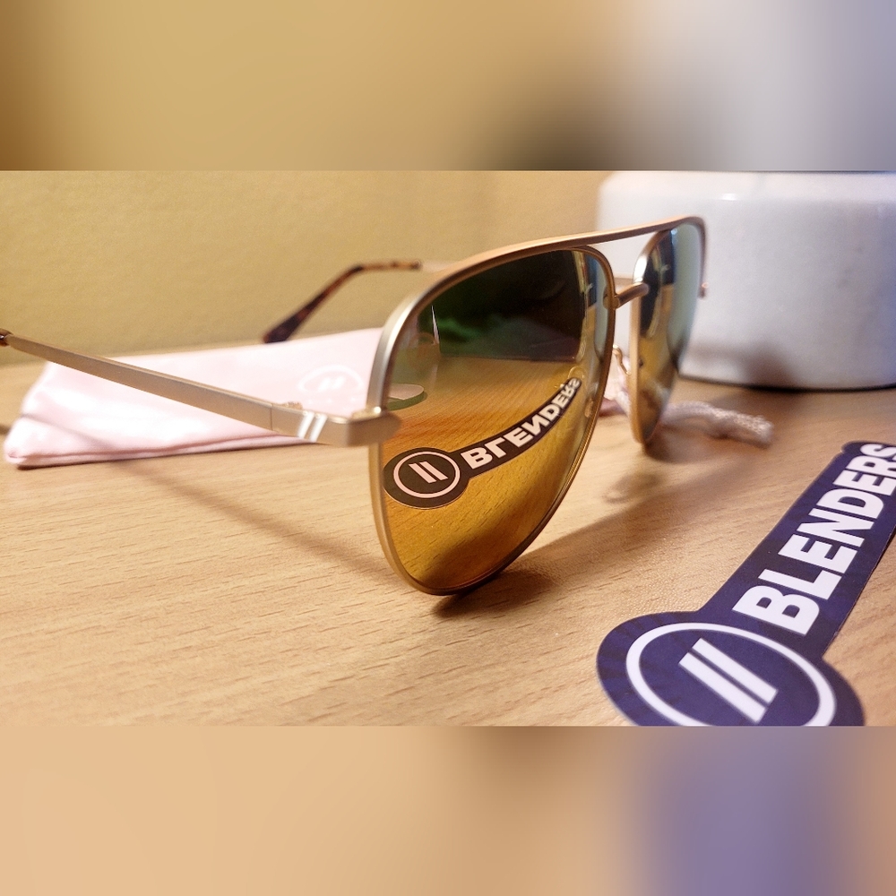 *New* Blenders Aviator Flirt Wagon Sunglasses